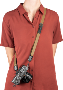 800q-02_127539 Peak Design Leash Coyote camera strap