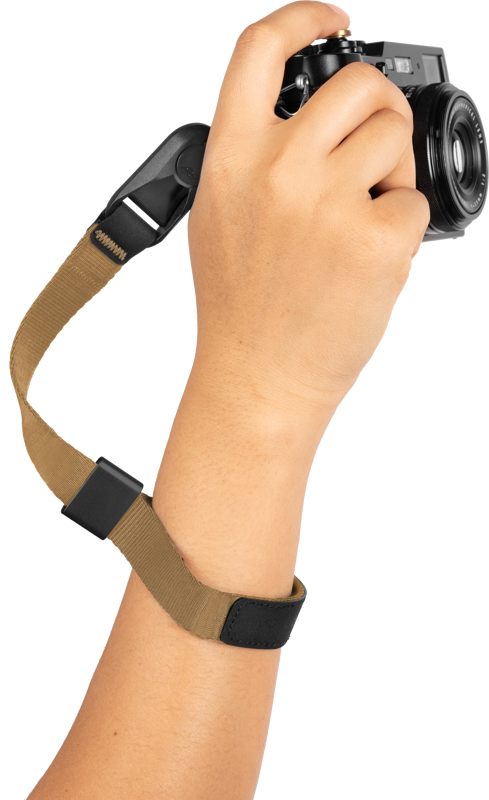 800q-02_127540 Peak Design Cuff -rannehihna, coyote