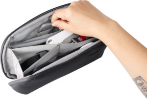 800q-05_128331 Peak Design Tech Pouch Small – Charcoal