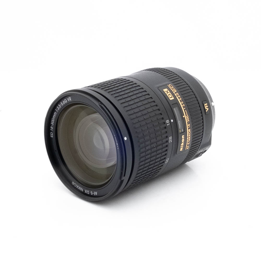 Nikon 18-300mm f35-56G ED VR DX-2 Nikon AF-S Nikkor 18-300mm f/3.5-5.6G ED DX VR - Käytetty