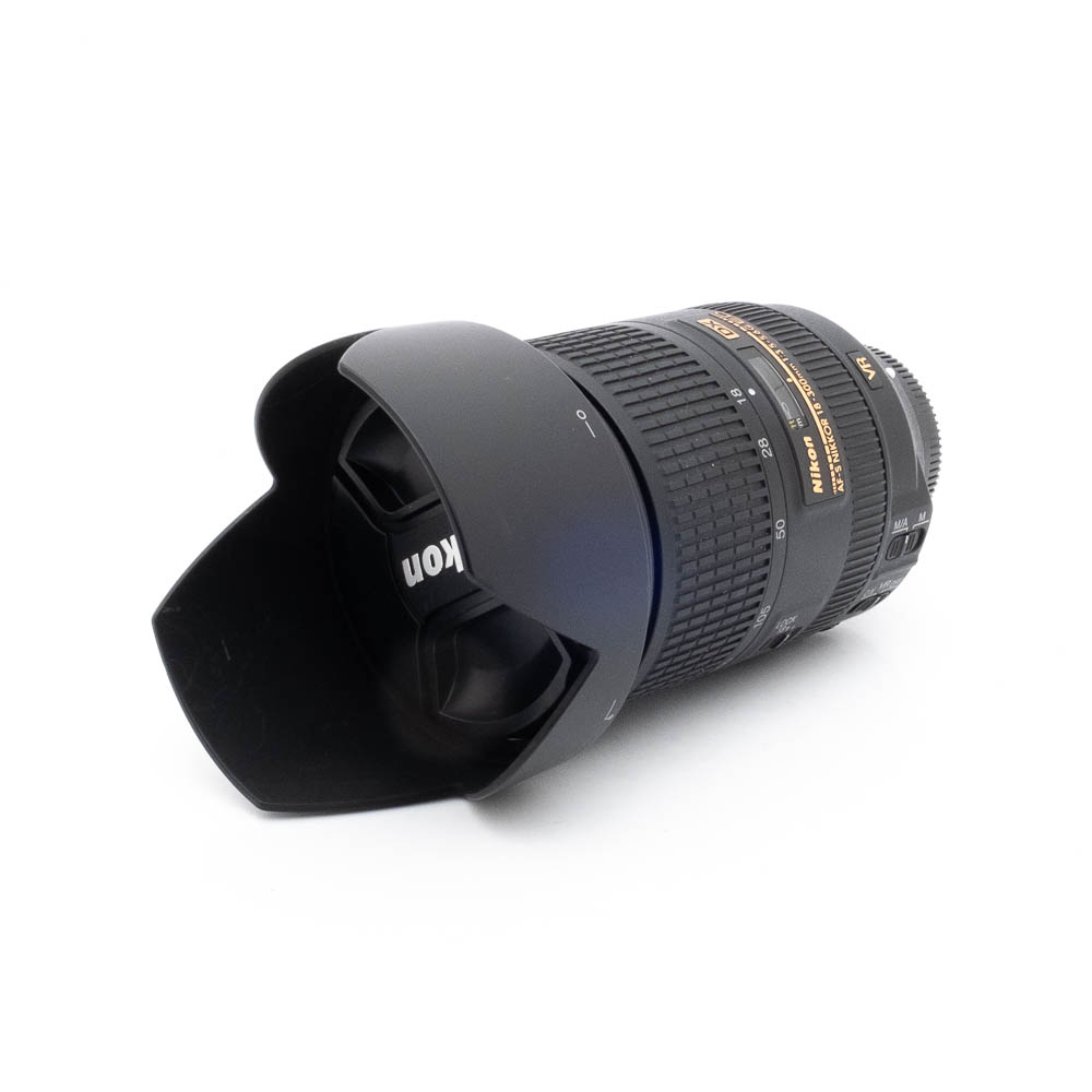Nikon 18-300mm f35-56G ED VR DX-3 Nikon AF-S Nikkor 18-300mm f/3.5-5.6G ED DX VR - Käytetty