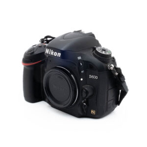 Nikon D600 4955-5 Nikon D600 (SC 23000) - Käytetty