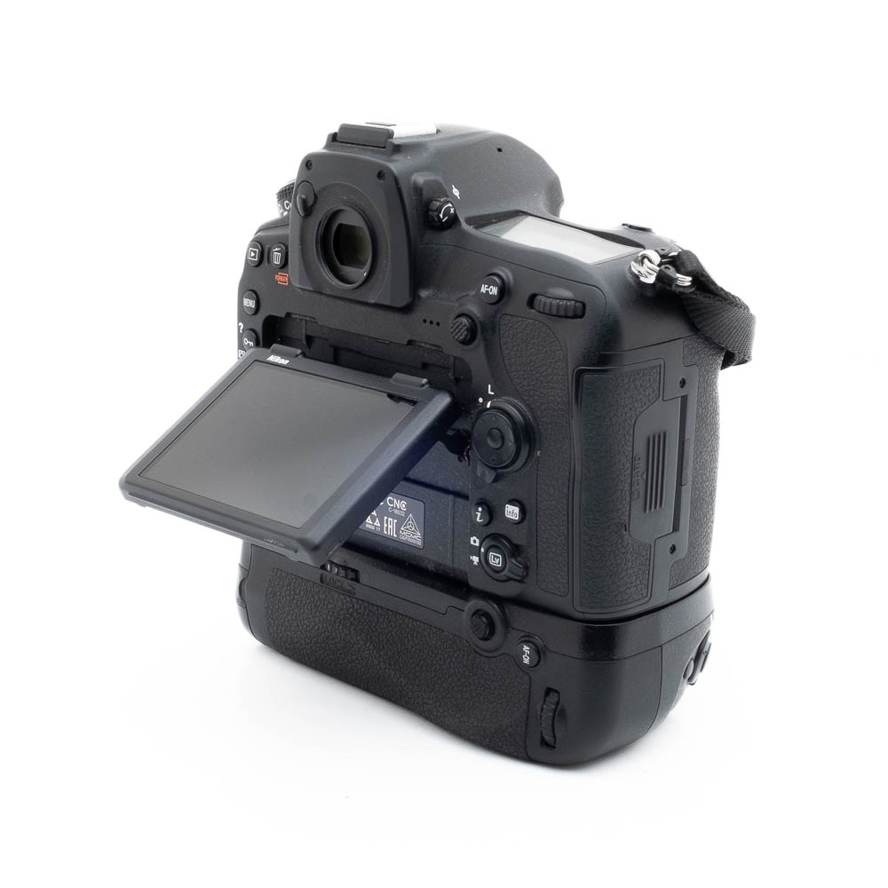 Nikon D850 -3 Nikon D850 (SC 39500) + akkukahva - Käytetty