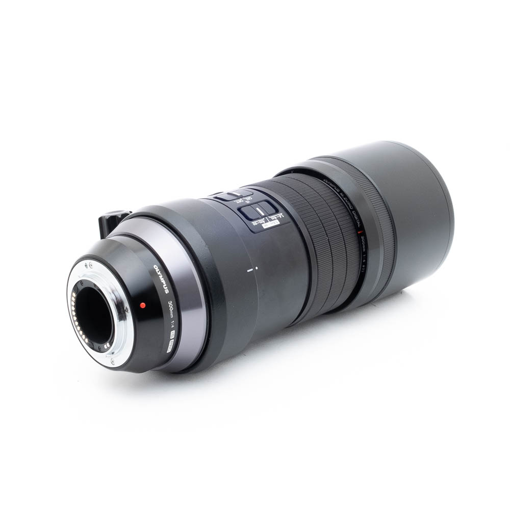 Olympus 300mm f4 IS PRO-1-2 Olympus M.Zuiko Digital ED 300mm f/4 IS PRO (takuu 12kk) - Käytetty