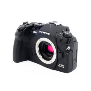 Olympus E-M1 Mark III-4 Olympus OM-D E-M1 Mark III (SC 15500) - Käytetty