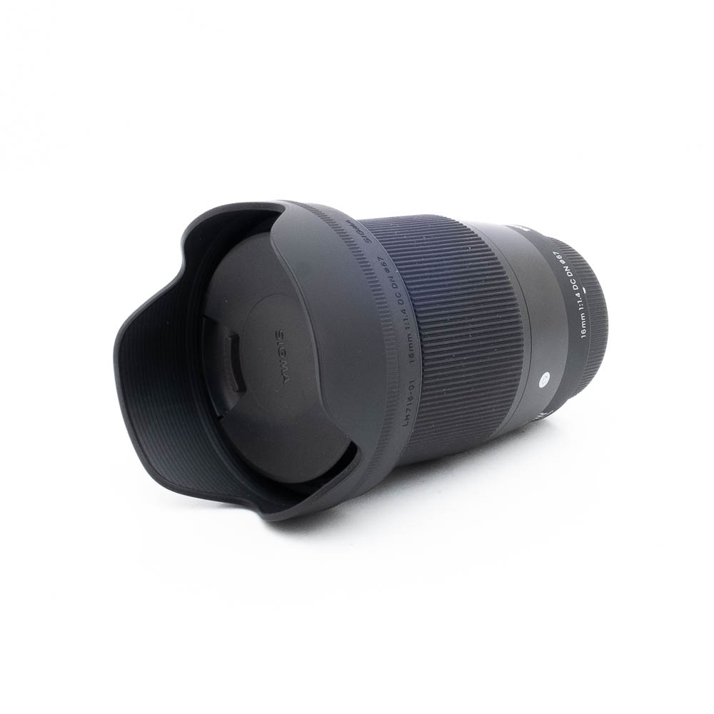 Sigma 16mm f14 DC DN Sony-3 Sigma 16mm f/1.4 DC DN C MFT (Kunto K5) - Käytetty