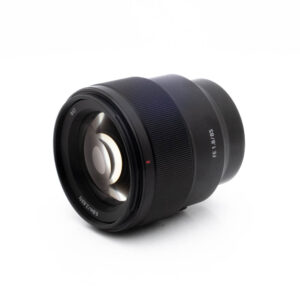 Sony 85mm f18-2-4 Sony FE 85mm f/1.8 - Käytetty