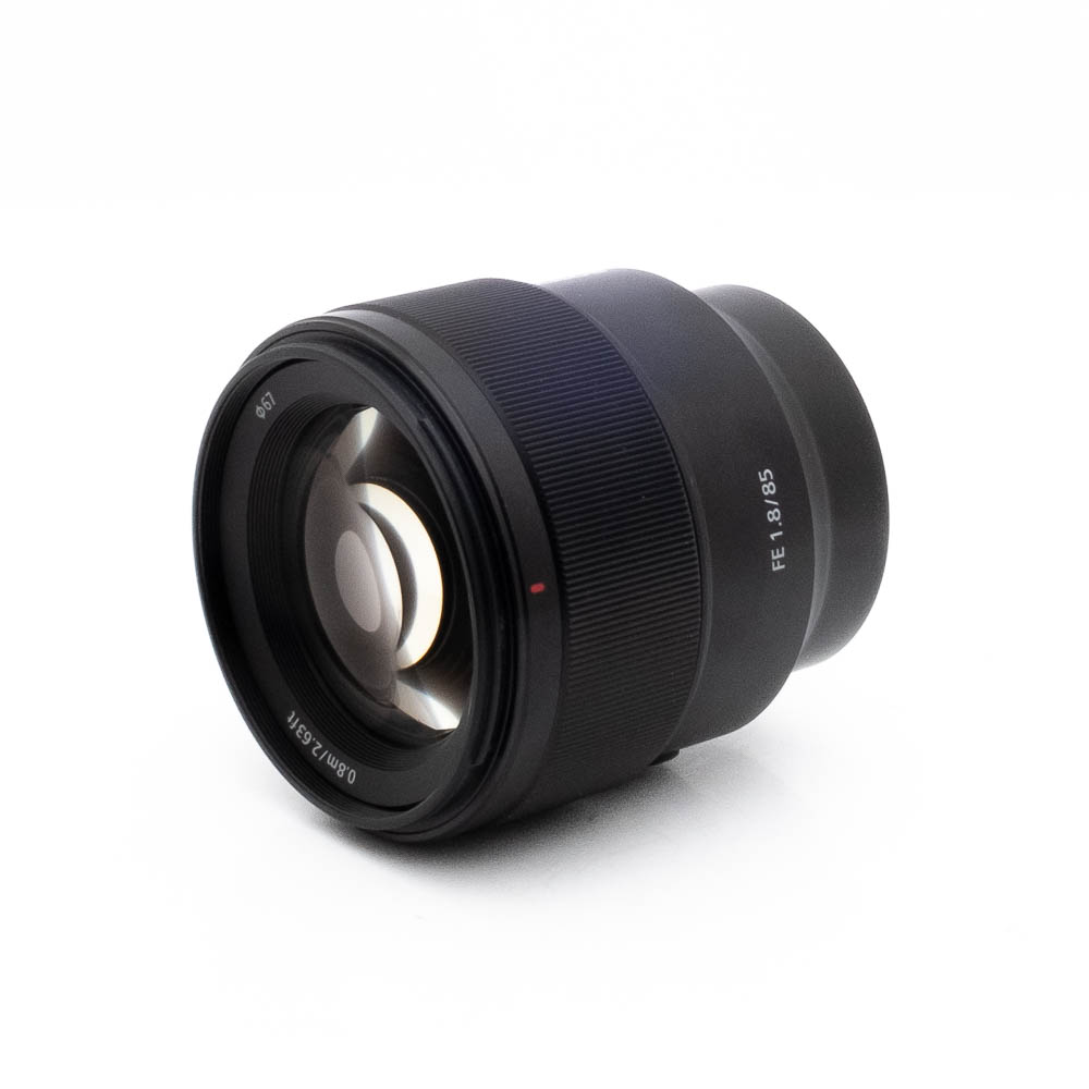 Sony 85mm f18-2-4 Sony FE 85mm f/1.8 - Käytetty