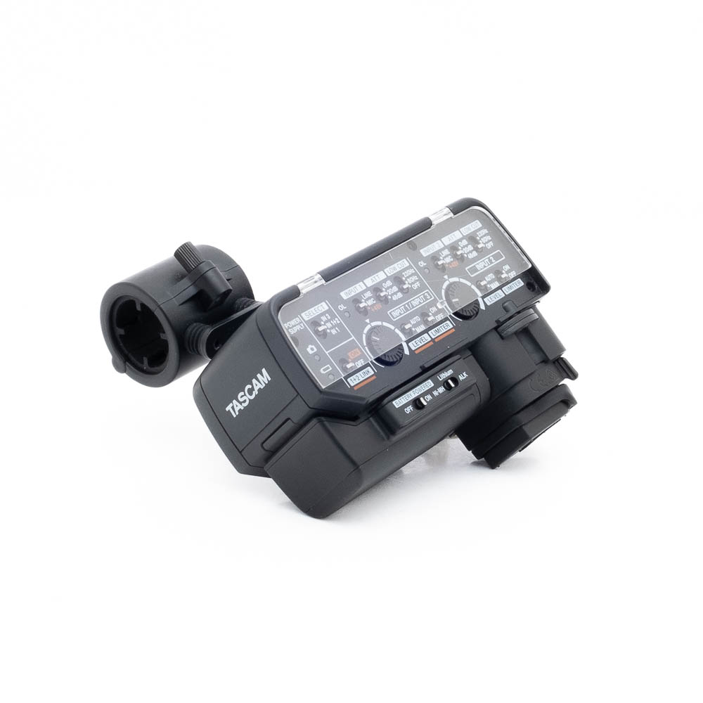 Tascam-2 Tascam CA-XLR2d Canon (sis.ALV24%) - Käytetty