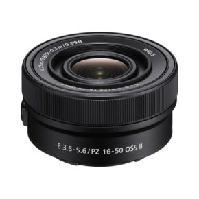 pz1650_1 The black Sony E PZ 16-50mm f/3.5-5.6 OSS II lens with focal length and aperture markings is shown on a white background.