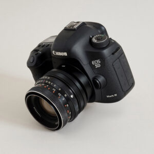 1677857184_376 Urth Pentacon Six (P6) - Canon (EF / EF S) objektiiviadapteri