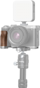 800q-05_128805 SmallRig 4796 L-Shape Mount Plate with Wooden Handle for Sony Alpha 7C II / Alpha 7CR