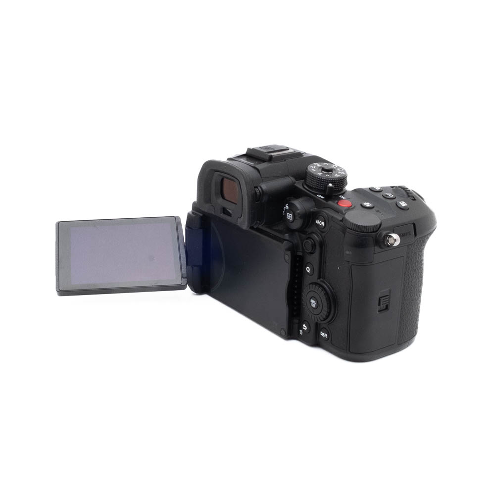 Lumix GH6-3 Panasonic Lumix GH6 (SC 200, Kunto K5, sis.ALV24%) - Käytetty