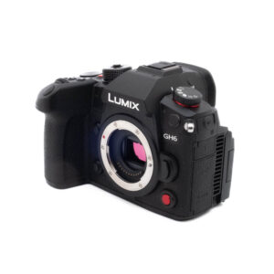 Lumix GH6-4 Panasonic Lumix GH6 (SC 200, Kunto K5, sis.ALV24%) - Käytetty