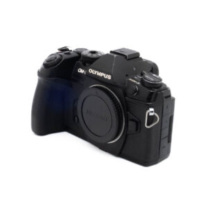 Olympus E-M1 II-5-2 Olympus OM-D E-M1 Mark II (SC 84000) - Käytetty