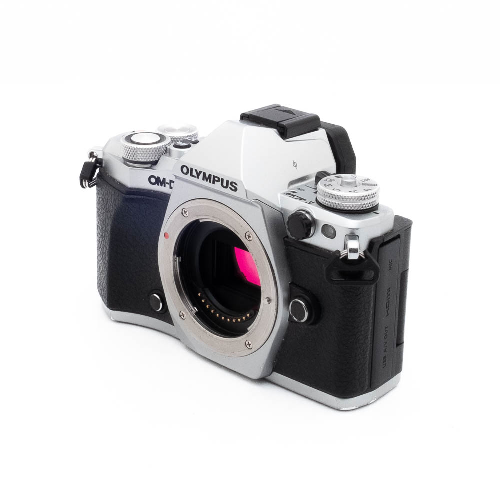 Olympus E-M5 II-4 Olympus OM-D E-M5 Mark II (SC 1500) - Käytetty