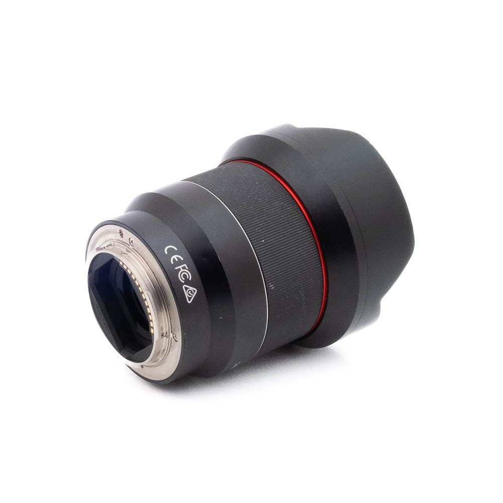 Samyang 14mm f28 Sony-1 Samyang AF 14mm f/2.8 Sony FE (sis.ALV24%) - Käytetty