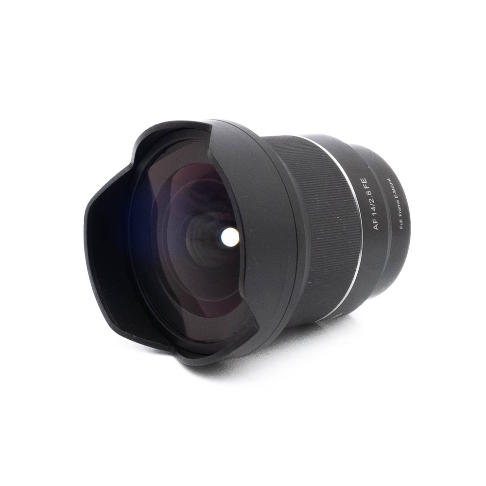 Samyang 14mm f28 Sony-2 Samyang AF 14mm f/2.8 Sony FE (sis.ALV24%) - Käytetty