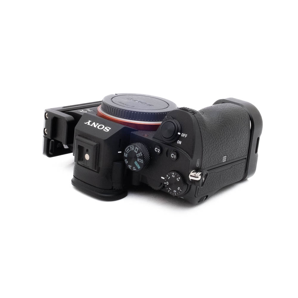 Sony A7 III + L-Rauta (SC 500, Kunto K5, sis.ALV24%) – Käytetty