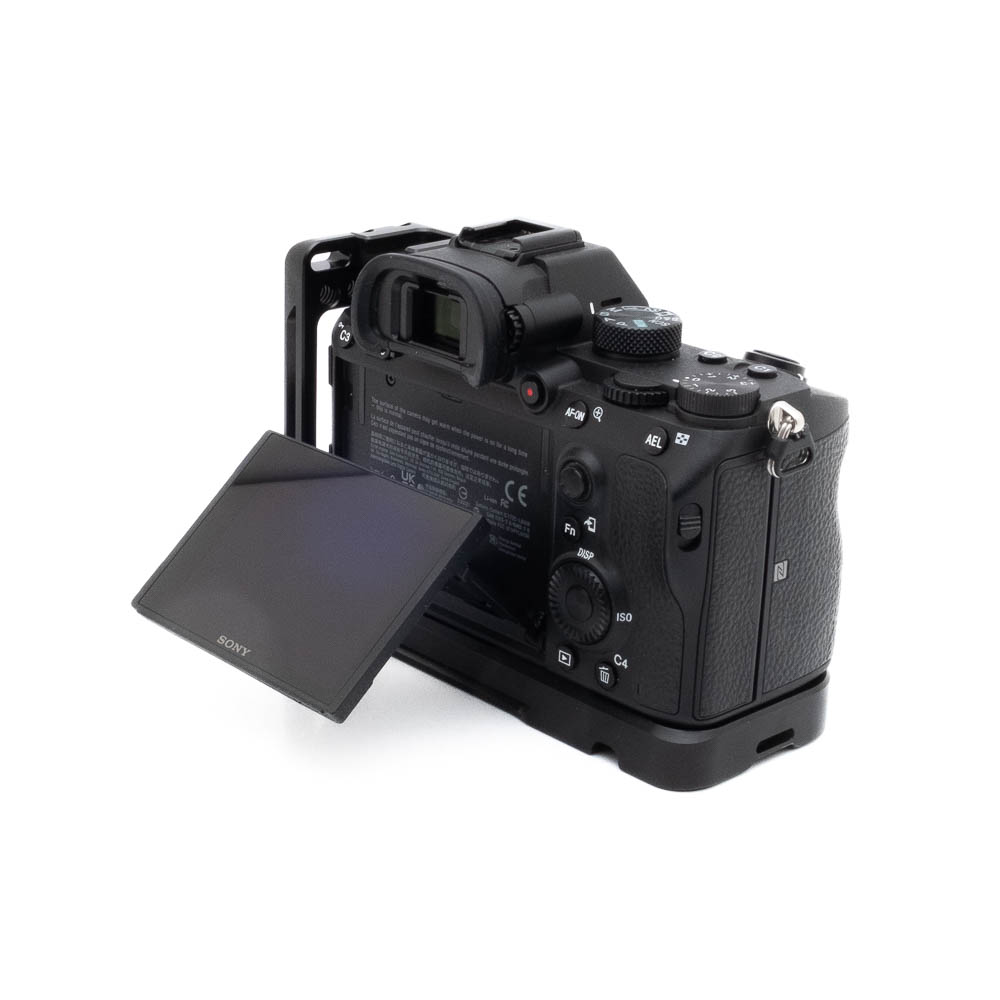Sony A7 III + L-Rauta (SC 500, Kunto K5, sis.ALV24%) – Käytetty