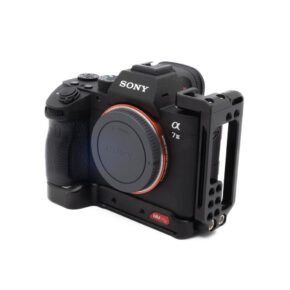 Sony A7 III + L-Rauta (SC 500, Kunto K5, sis.ALV24%) – Käytetty