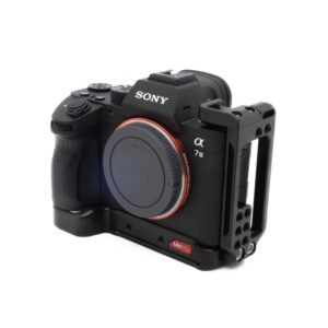 Sony A7 III + L-Rauta (SC 500, Kunto K5, sis.ALV24%) – Käytetty