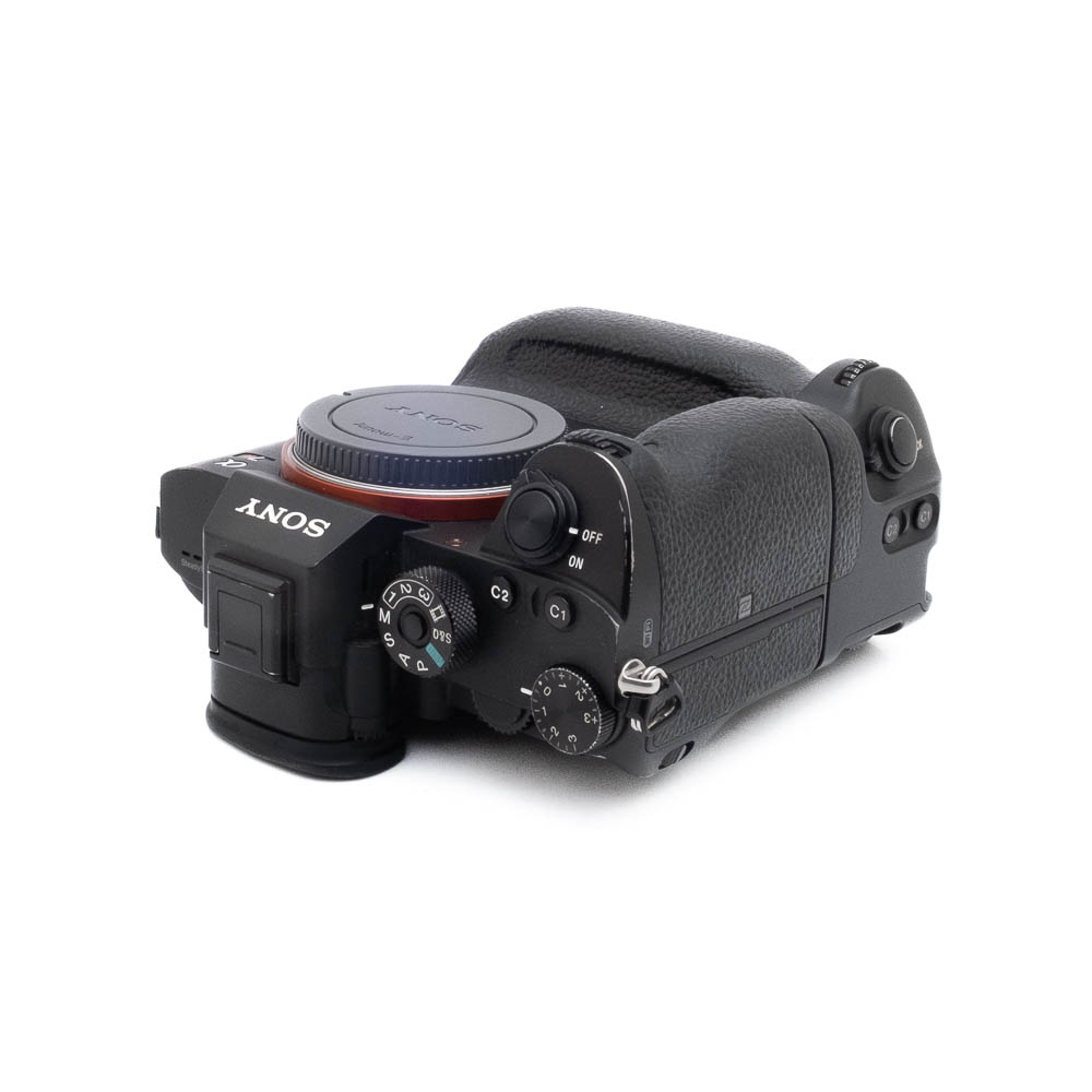 Sony A7R III-2 Sony A7R III + akkukahva (SC 237000, sis.ALV24%) – Käytetty