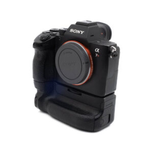 Sony A7R III-5 Sony A7R III + akkukahva (SC 237000, sis.ALV24%) – Käytetty