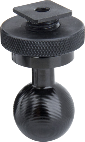 800q-01_119570 Lähikuva KUPO KS-407 Dia. 26mm Ball with Cold Shoe Adapter - mustalla metallisella kuulapäällä, ruudullisella kiristysrenkaalla ja litteällä kiinnityslevyllä kameroiden tai lisävarusteiden kiinnittämiseksi jalustoihin tai kiinnikkeisiin.