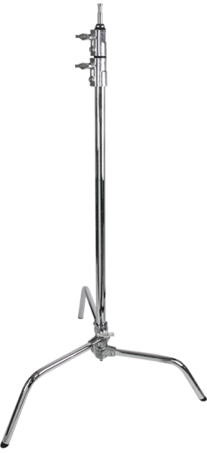 800q-01_122517 Kupo CS-20M Master 20" C Stand w/ Sliding Legs -jalustassa on keskitanko, kaksi lukituskahvaa ja kolme kulmikasta jalkaa, jotka on esitetty eristettyinä valkoisella pohjalla.