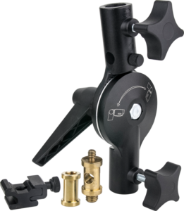 800q-01_122746 Kupo KS-101RP Rolypoly Counterbalanced Umbrella Swivel Bracket on musta kiinnike, jossa on kaksi säätönuppia, kääntyvä varsi ja useita messinkisiä kiinnityssovittimia erilaisten valokuva- tai videotarvikkeiden kiinnittämistä varten.