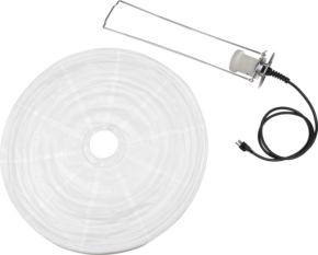 Kupo KS-241 China Ball Bracket 24" with E27 on kuvattu metallisen valaisimen vieressä, jossa on musta johto ja pistoke, kaikki valkoista taustaa vasten.