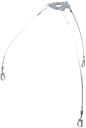 Kupo KS-277 Space Light Skirt Mounting Bracket -kiinnikkeessä on kolme teräsvaijeria, joiden silmukoidut päät ulottuvat keskimmäisestä metallilevystä ja muodostavat Y-muotoisen ripustusjärjestelmän tilavalaisimien tai vastaavien valaisimien ripustamista varten.