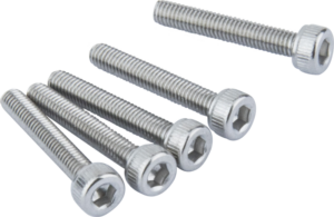 Viisi Kupo KS-295 M3 x 18mm ruostumattomasta teräksestä valmistettua kuusiokoloruuvia (5 kpl) on sijoitettu vinosti vaaleanharmaalle taustalle, jolloin niiden kierteiset akselit ja kuusiokantaiset hylsyt tulevat esiin.