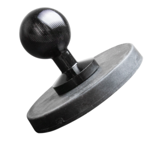 800q-01_122934 Lähikuva Kupo KS-466 Rubber Coated Magnet with Ball Head for Super Knuckle -kuulapäästä, mustasta käsityökalusta, jossa on pyöristetty kahva ja litteä, pyöreä pohja, joka on suunniteltu turvalliseen kiinnitykseen valokuvausasetuksissa.