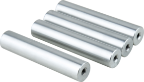 800q-01_122980 Four KUPO KS-676 camera lifting poles (15.24 cm), each of which is cylindrical and has a threaded hole at one end, are placed diagonally on a white background.