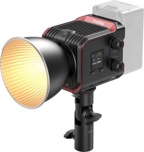 800q-01_129125 SmallRig 4893 RC 100B COB LED-videovalaisimessa (vakioversio) -LED-valo on suuri heijastin, digitaalinen näyttö, säätönupit ja kiinnitysteline, kuvassa kulmikkaasta etukuvasta.