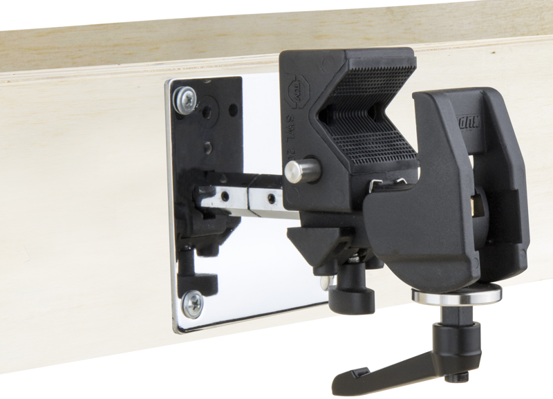 800q-02_122706 Kupo KS-011 100mm Square Mounting Plate