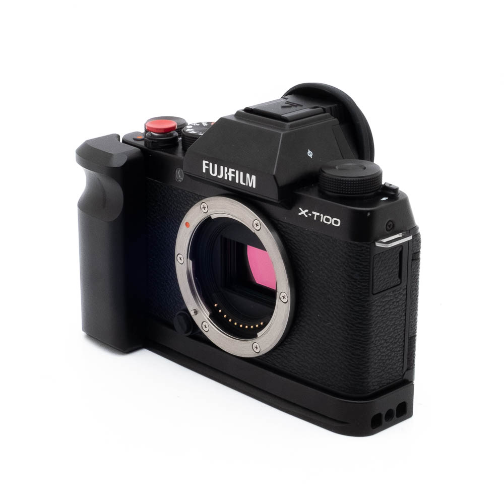 Fuji X-T100-4 Fujifilm X-T100 + L-Rauta - Käytetty