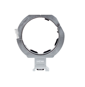 Laowa Shift Lens Support Laowa Shift Lens Support for Laowa 15mm f/4.5 on hopeinen, pyöreä metallinen kiinnike, jossa on merkintä LAOWA ja joka on suunniteltu pitämään ja vakauttamaan kameran linssejä, kuvassa valkoista taustaa vasten.