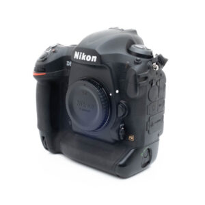 Nikon D5 0095-5 Nikon D5 (SC 173000, sis. ALV 25,5%) - Käytetty