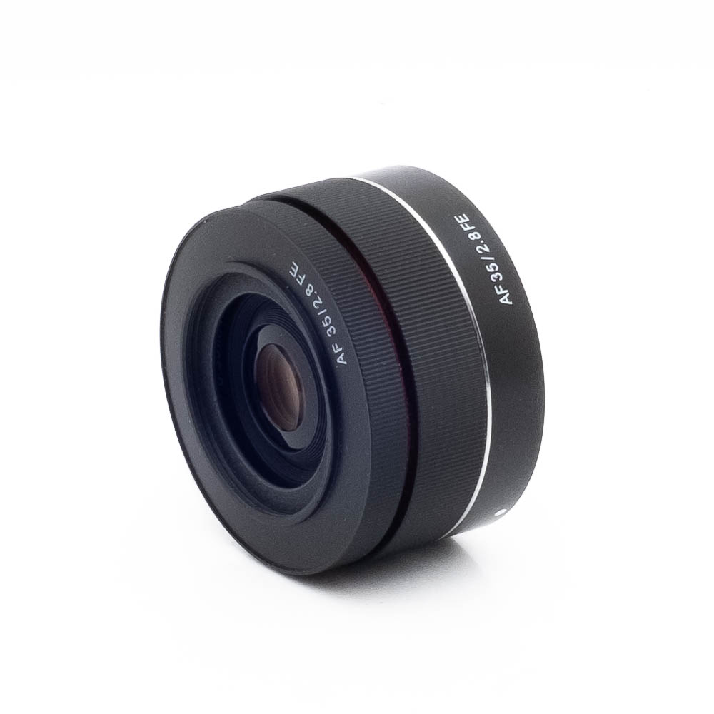 Samyang AF 35mm f28 Sony-2 Samyang AF 35mm f/2.8 Sony FE - Käytetty