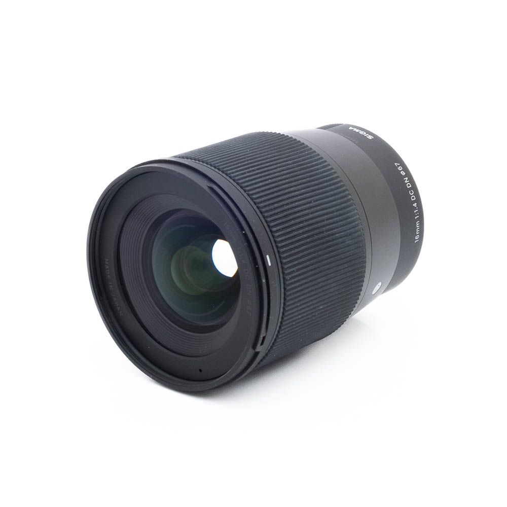 Sigma 16mm f14 DC DN Sony-2-2 Sigma 16mm f/1.4 DC DN C Sony E - Käytetty