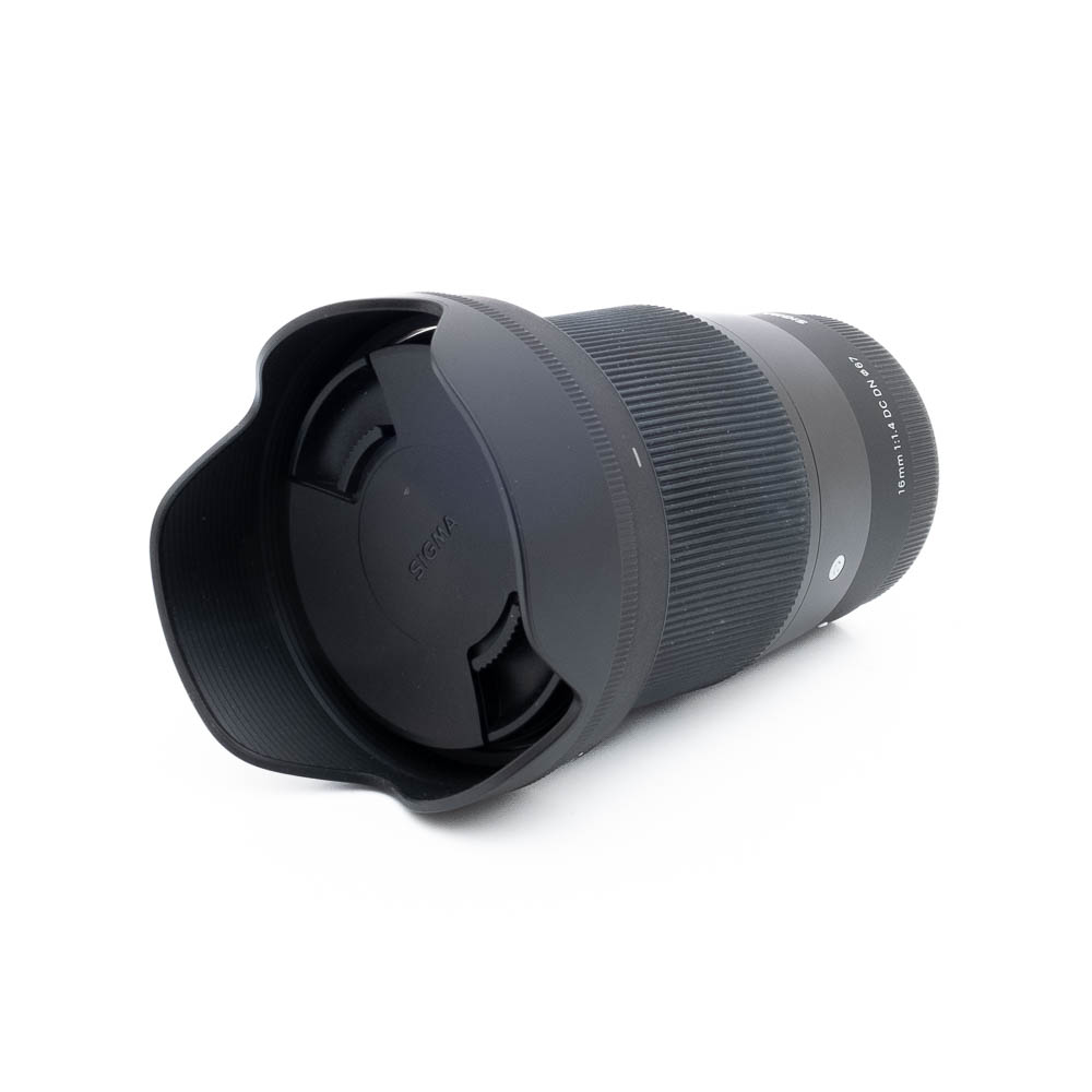 Sigma 16mm f14 DC DN Sony-3-2 Sigma 16mm f/1.4 DC DN C Sony E - Käytetty