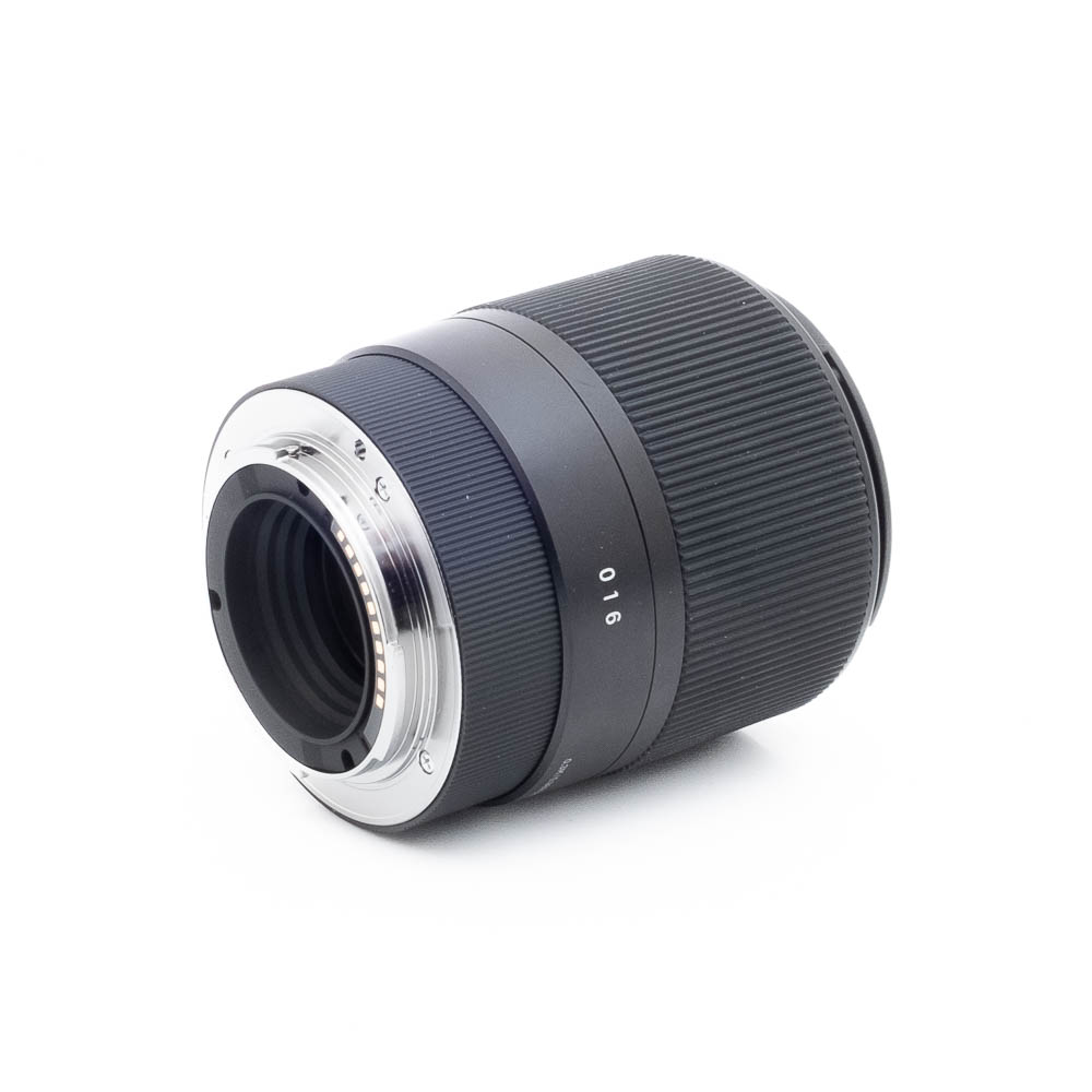 Sigma 30mm f14 DC DN Sony-1-3 Sigma 30mm f/1.4 DC DN C Sony E (Kunto K5) - Käytetty