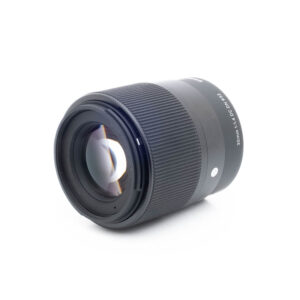 Sigma 30mm f14 DC DN Sony-2-3 Sigma 30mm f/1.4 DC DN C Sony E (Kunto K5) - Käytetty