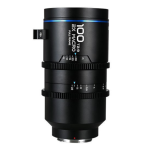 thrtnd Laowa 100mm T2.9 2X Macro APO - PL Cine -objektiivi, jossa on valkoisilla ja sinisillä merkinnöillä varustetut tarkennus- ja aukkorenkaat, on kuvattu pystyasennossa valkoisella pohjalla.