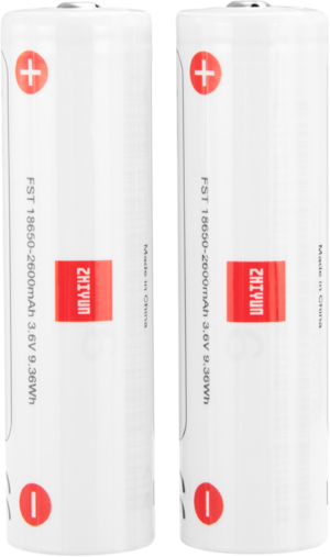 800q-01_111535 Kaksi valkoista Zhiyun-akkua Weebill Lab / Weebill S (2-pack), merkinnällä 18650 2600mAh 3.7V 9.36Wh, seisovat pystyssä vierekkäin näkyvillä positiivisilla ja negatiivisilla napeilla.