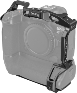 800q-01_118099 Mustaa metallia oleva SmallRig 3464 Cage for Canon EOS R5/R6/R5C/R6 Mark II with BG-R10 Battery Grip on asennettu Canon EOS R5 -runkoon, joka tarjoaa lisäsuojaa ja lisävarustekiinnikkeet, vaaleanharmaalla pohjalla.