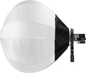 Zhiyun Softbox Lantern 65cm (Bowens Mount) on pallomainen valkoinen softbox, jossa on musta takapaneeli, joka on kiinnitetty valaisimeen, jossa näkyy "60W", ihanteellinen ammattimaiseen valokuvaukseen tai videokuvaukseen.